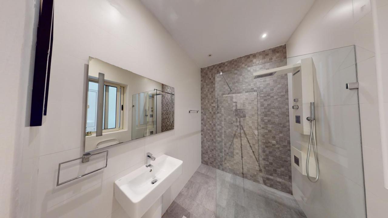 Spacious 3 Bedroom Maisonette Сліма Екстер'єр фото